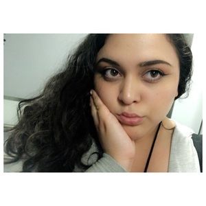 Meet your Posher, Mia